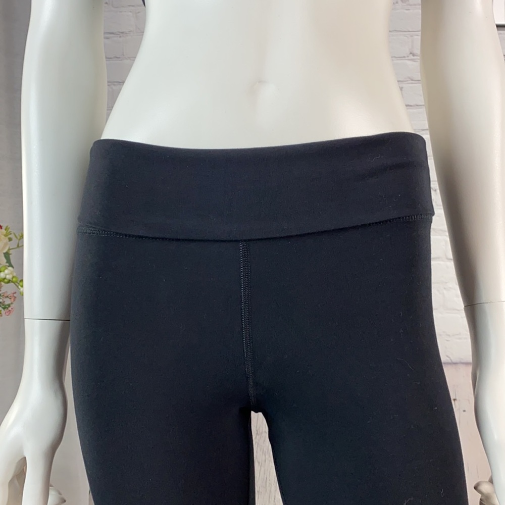 NWOT: FOREVER 21 Black Activewear Legging Capris Size: Small - Picture 3 of 17